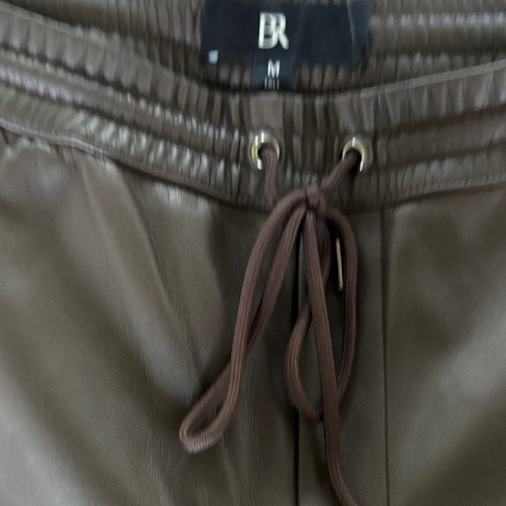 Banana Republic Womens Slim Vegan Leather Jogger | Black Size Medium - Picture 5 of 6